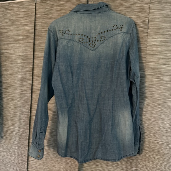Wrangler denim button down shirt - Picture 2 of 4